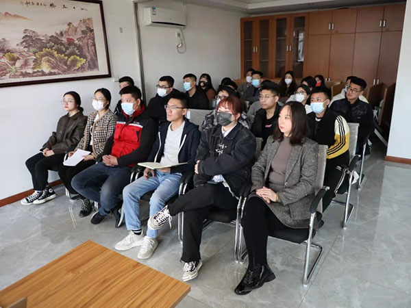 公司銷售部舉行4月份大戰(zhàn)啟動會